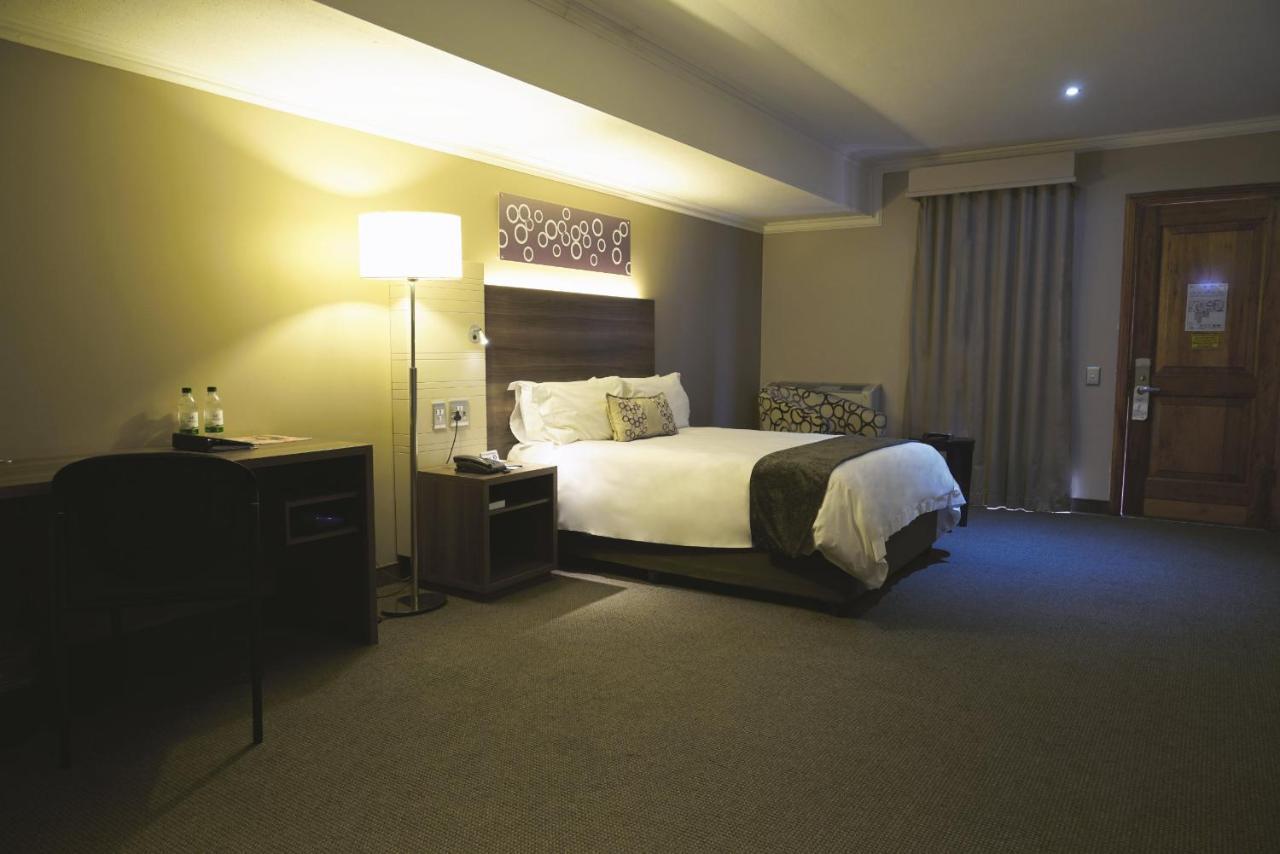 Birchwood Hotel And Or Tambo Conference Centre Boksburg Buitenkant foto