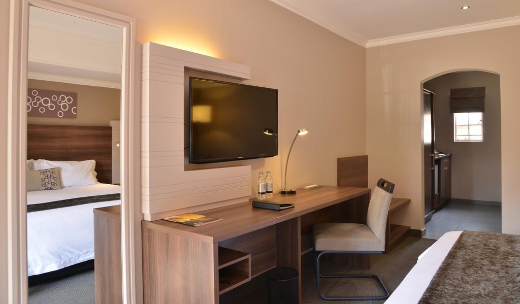 Birchwood Hotel And Or Tambo Conference Centre Boksburg Buitenkant foto